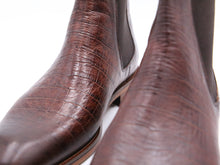 Lade das Bild in den Galerie-Viewer, Chelsea Boots Italiänisch Komplett aus Lederr in Braun mit Muster
